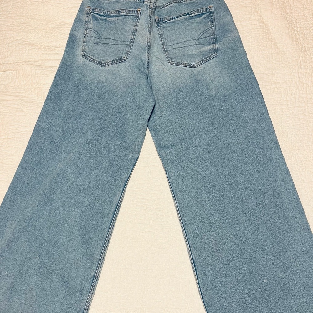 AE Dreamy Drape Strigid Low-Rise Ultra Wide-Leg Jean in Light Aglow - Picture 5 of 6